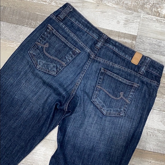 Maurices Taylor Boot Cut Wide Leg Jeans 5/6 Long - Picture 9 of 10